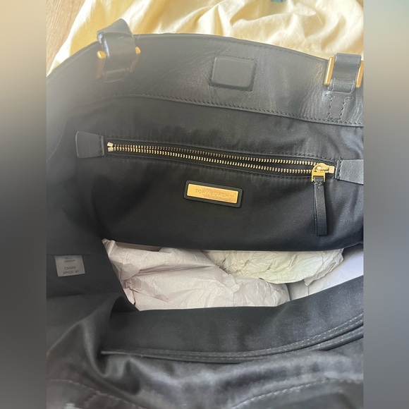 NWOT Tory Burch Gorgia Slouchy Quilted Leather Tote - Picture 8 of 8